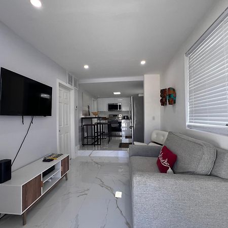 Charming Two Bedroom Apartment. Miami Bagian luar foto