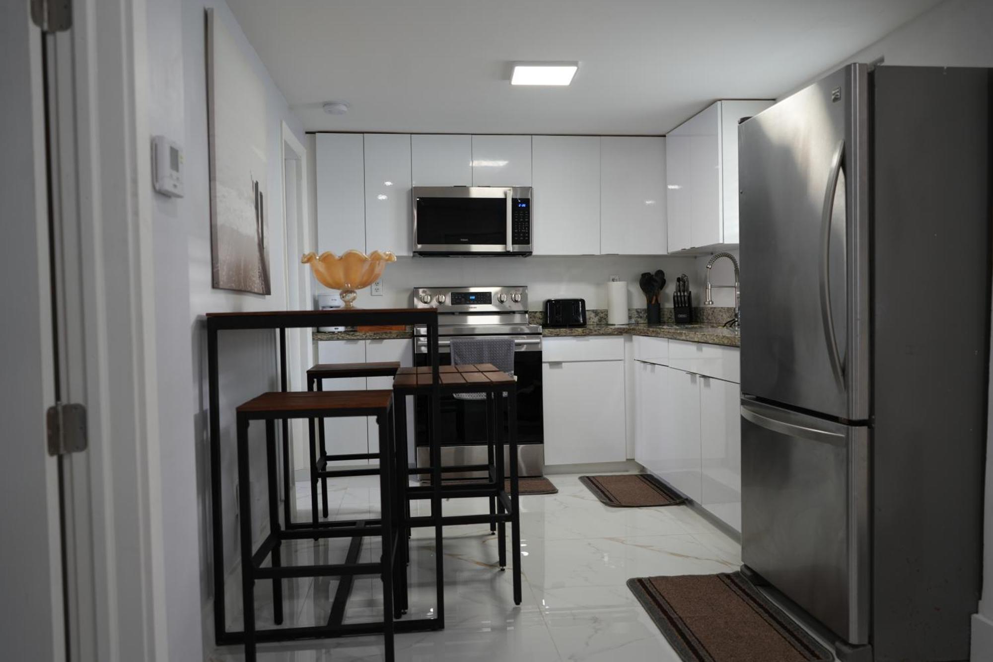 Charming Two Bedroom Apartment. Miami Bagian luar foto
