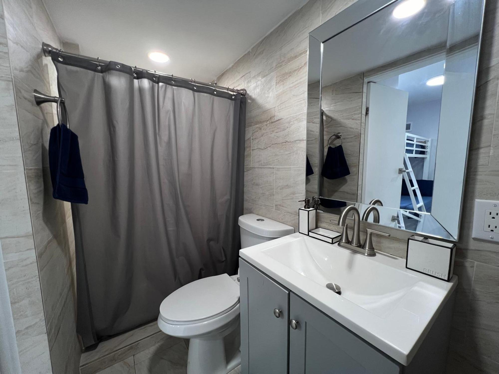 Charming Two Bedroom Apartment. Miami Bagian luar foto