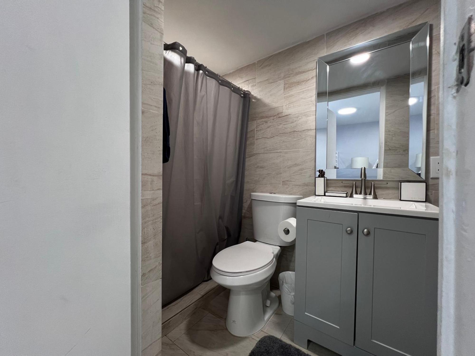 Charming Two Bedroom Apartment. Miami Bagian luar foto