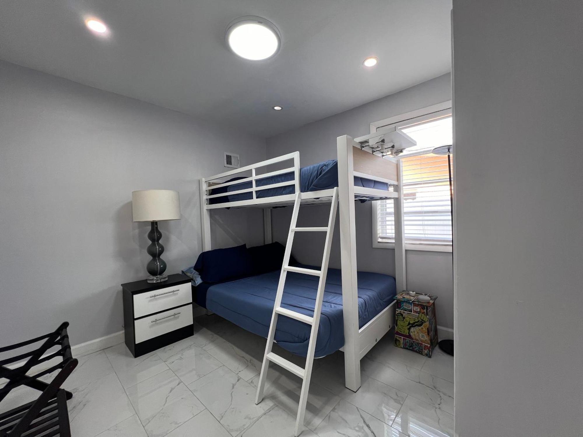 Charming Two Bedroom Apartment. Miami Bagian luar foto