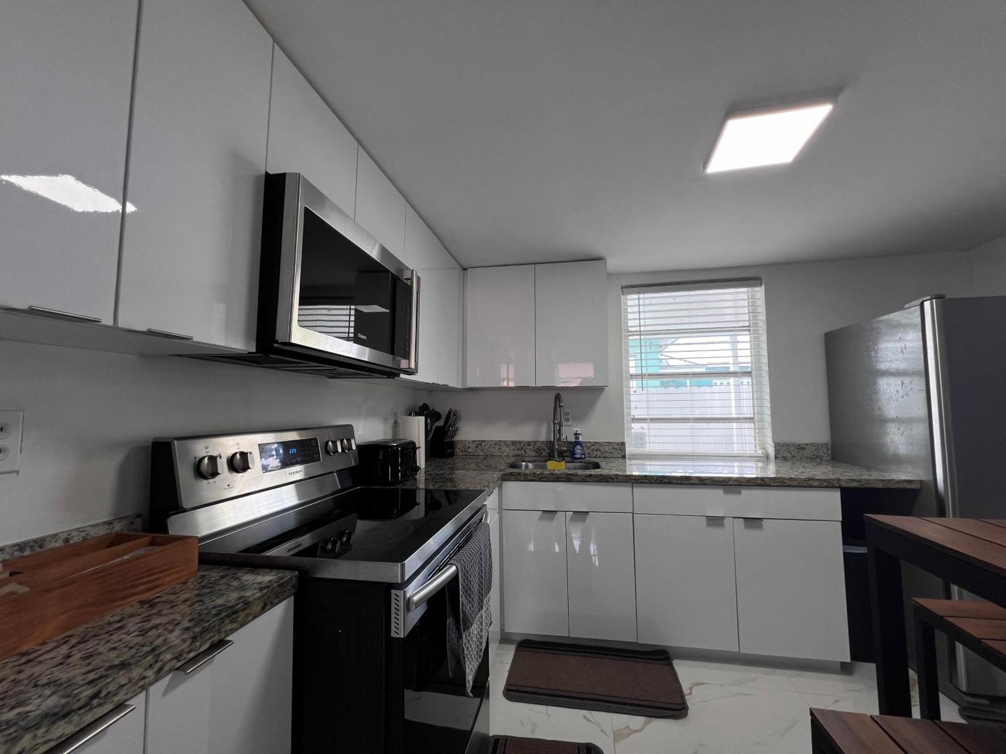Charming Two Bedroom Apartment. Miami Bagian luar foto